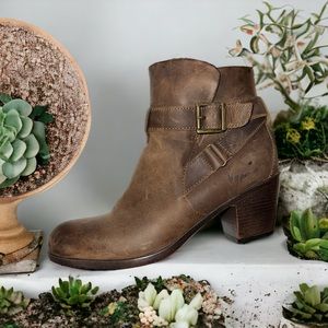 B.o.c. Genuine leather distressed booties